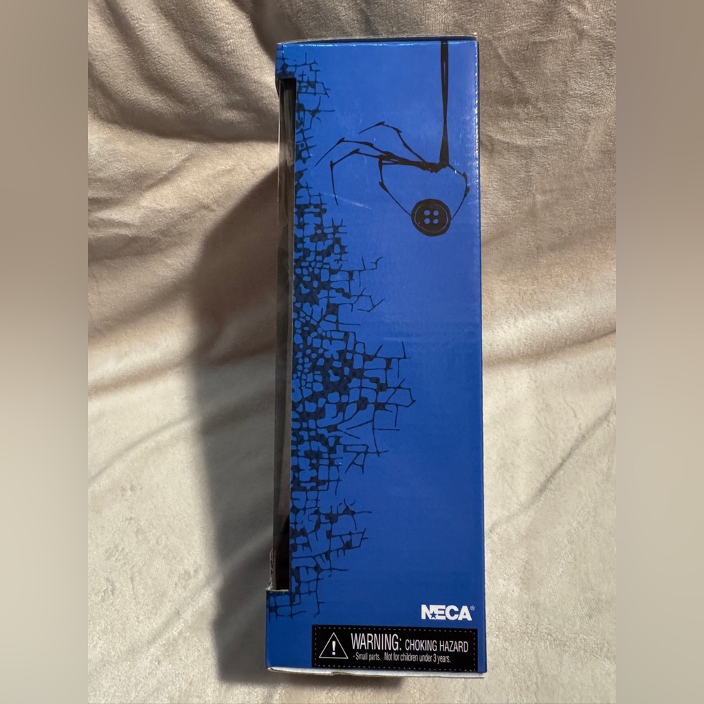 Coraline Doll Prop Replica NIB - Picture 8 of 11